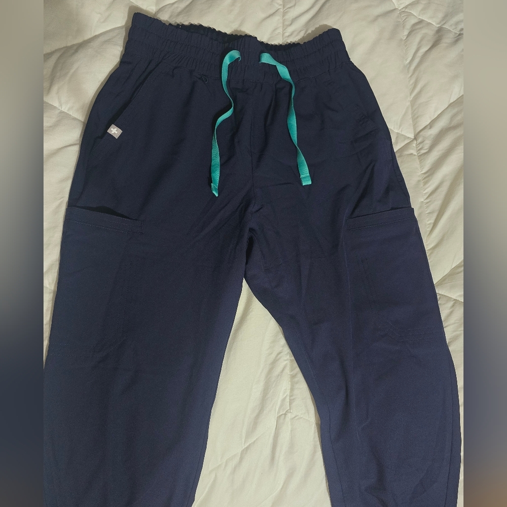 FIGS High Waisted Scrub Pants - Picture 3 of 10